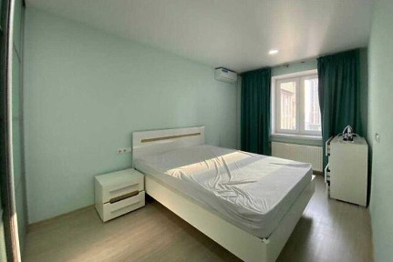 3-кім. 68 кв. м, вул. Шовковична 48, Хрещатик, Палац Спорту, Печерськ