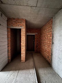 Без комісії! Велика 2 кімнатна квартира, двостороння. Зданий будинок.