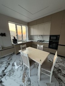 Продам новый, укомплектованный дом в центре Нерубайского