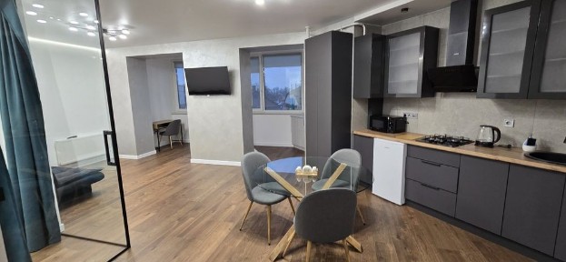 Яровиця 2 поверх подобово та погодинно