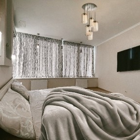 2-комнатная квартира посуточно 65 м², Глинки ул., 2