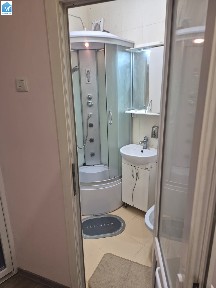 Сдается от хозяина, после ремонта, на длительный срок, 3-комнатная квартира.