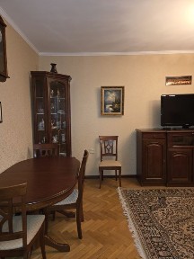 Печерськ, центр, вул. Михайла Омеляновича-Павленка 11, метро Арсена