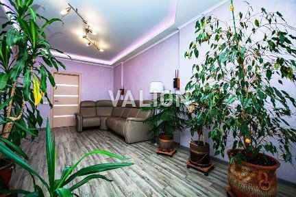 Без%. Продам 4-к квартиру с паркингом, ул. Дмитриевская 75.