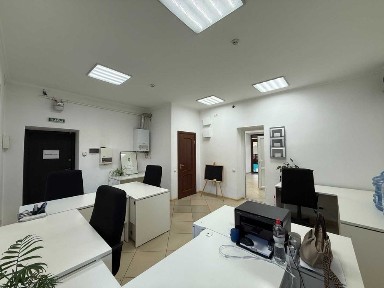 Терміново! Оренда комерційного приміщення Зелена фасад з меблями