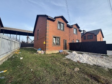 Продам дуплекс з ділянкою •газ• світло • в чистовому та опаленням