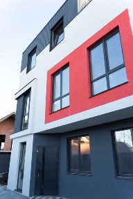 Кутовий таунхаус 121,0 м2 у Бучі з мансардою на даху, біля парку