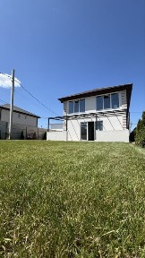 БУДИНОК в якому хочеться жити - 2 поверхи і тераса, власне подвір'я