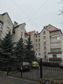 Продаж 3 кімн. кв. з АВТОНОМНИМ опаленням в елітному будинку в центрі
