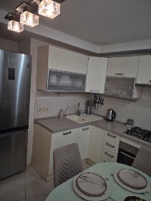 Продам 3к. квартиру з ремонтом та меблями