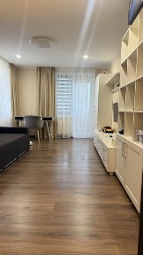 Продам 2-х кімнатну видову квартиру вул Жужоми р-н Митниця