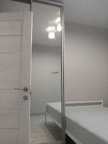 Квартира в новобудові, світло не вимикають