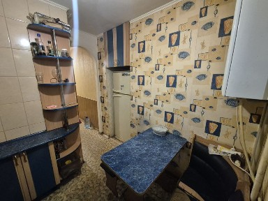 2 Кімнатна. Біля Ресторана Чача.