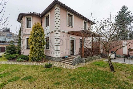 Продаж / Будинок / 242 м2 / вул. Георгія Горюшка / Голосіївський район