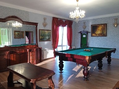 Мебльований дім, в с. Кожухівка 400м. кв, 34 сотки