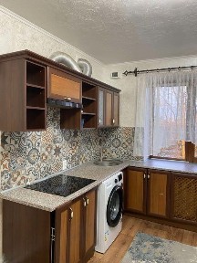 Продам двокімнатну квартиру по вул. Студенській 14 з ремонтом.