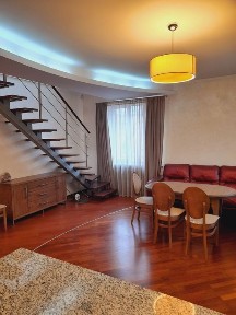 Без% Продажа 6 кімнатна дворівнева квартира. Гарета Джонса 6