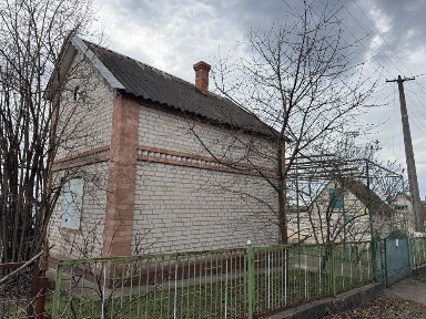 Продається двух поверхова дача біля Марьянівки.