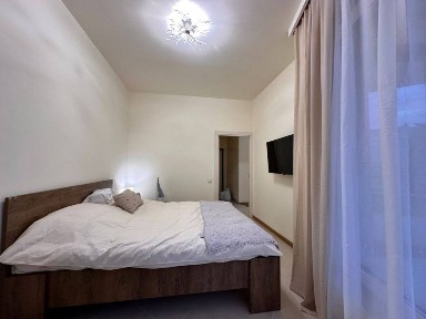 Оренда 1к квартири по вул. Зелена 111