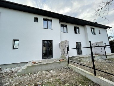 Продаж котеджу в Рудно по ціні квартири. єОселя! Без комісії.