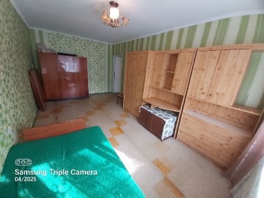 Здам 3х поряд з центром, берем військових