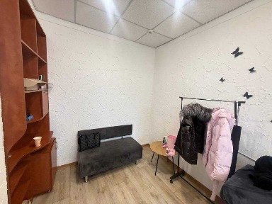 Здається приміщення кабінетного типу з ремонтом 44 кв. м. Добре місце.