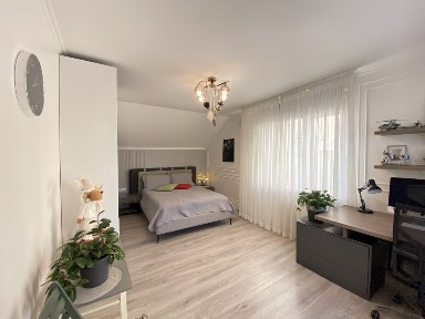 Продаж двоповерхового будинку р-н Словʼянка