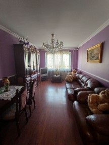 Продажа 3 кв., район Черемушки, ул. Бреуса, сделан капремонт, 8 этаж!