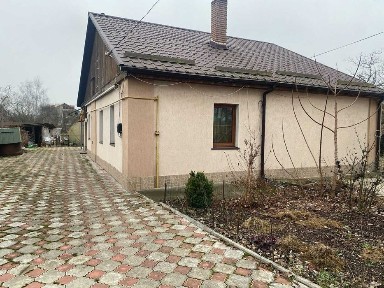 Будинок з просторою ділянкою для ведення господарства у Житомирі