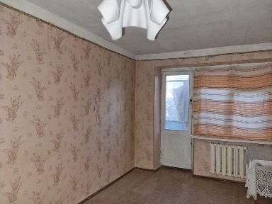 Срочно продам 2-х комнатную квартиру на 1-м микрорайоне