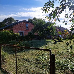 Продається житловий будинок з літньою кухнею. Торг.