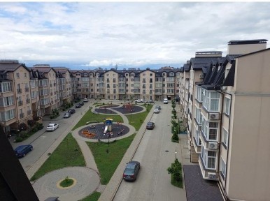 1 км. Жк Маєток Боздош (Рієлтор)