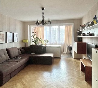 Продаж/аренда двокімнатноі квартири Дарницький бульвар 1