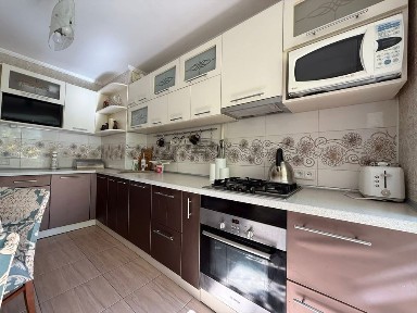 Сдаю 3 х комн кв ул Балковская141 ( Фоззи)