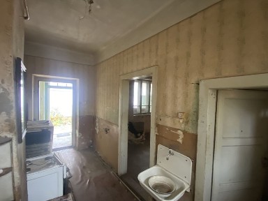 Продається 2-х кімнатна квартира від власника.