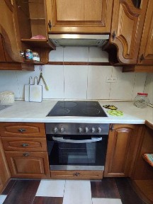 3-к. метро Харківська, вул. Вишняківська 6а