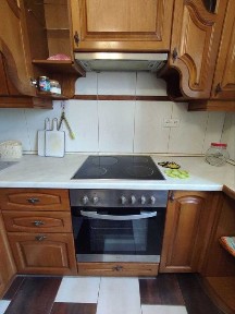 3-к. метро Харківська, вул. Вишняківська 6а