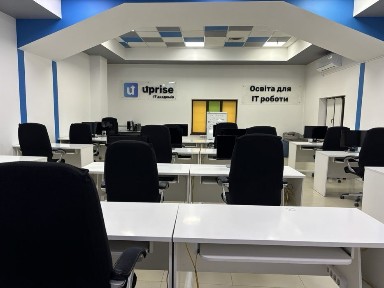 Оренда великого опен спейс офісу