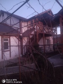 Судам частину будинку