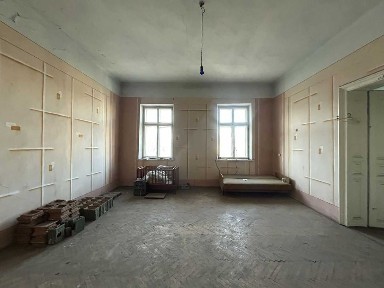 Продаю 2х кімнатну квартиру пл. Відродження