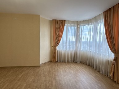 Продам квартиру 2 комнаты с ремонтом. Центр