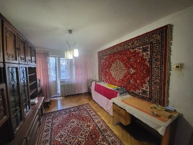 Здам 2-кім квартиру на Космонавтів