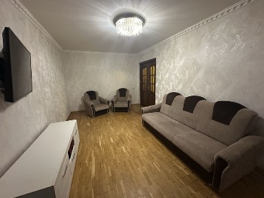 Продам 3-кімнатну квартиру. Чешка