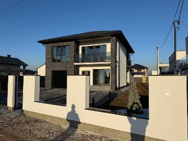 Продаж будинку 200м2 в Крихівцях з ділянкою 8.5 сот Топова локація.