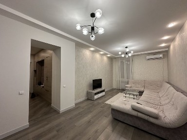 ПРОДАЖ шикарної двокімнатної. Центр міста. Світло є завжди.