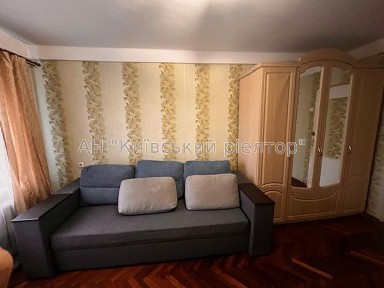 Продаж 2 кім. квартири в Києві, вул. Ігоря Турчина 2/17, Нивки.