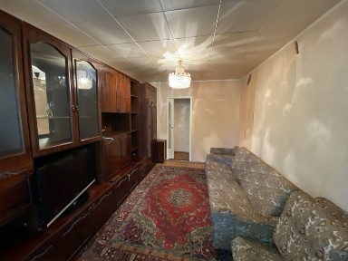 Продажа 2 ком. ул. Строителей р-к Колос