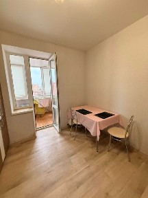 Сдам недорого до лета 1 комнатную в Монолите