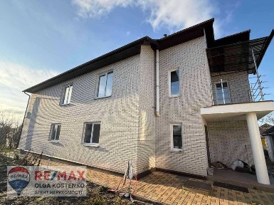 Продається великий будинок у Глевасі