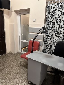 Здача місця під манікюр